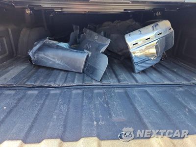 Zdjęcie 10 z 14 samochodu: 2007 CHEVROLET SILVERADO K3500 VIN:1GCJK33D57F171154 - miniatura