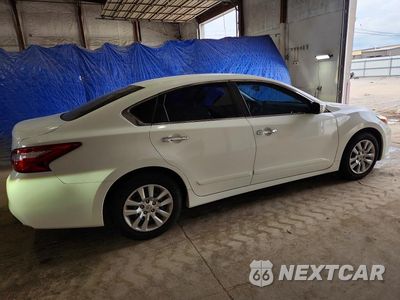 Trzecie zdjęcie samochodu z tyłu: 2016 NISSAN ALTIMA 2.5 S VIN:1N4AL3AP0GC143814 - miniatura