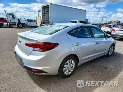Trzecie zdjęcie samochodu z tyłu: 2019 HYUNDAI ELANTRA SE VIN:5NPD74LF4KH434674 - miniatura