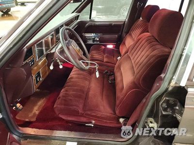Zdjęcie 7 z 12 samochodu: 1988 LINCOLN TOWN CAR VIN:1LNBM81F0JY719682 - miniatura