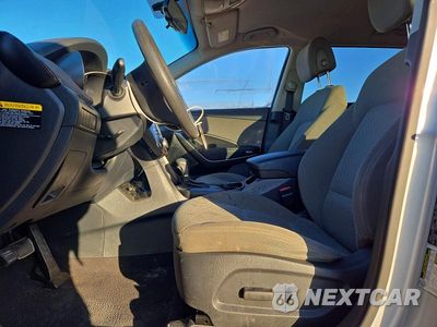 Zdjęcie 7 z 13 samochodu: 2017 HYUNDAI SANTA FE SE VIN:KM8SMDHF9HU208200 - miniatura
