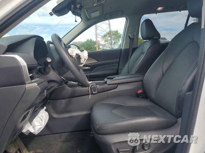 Zdjęcie 7 z 13 samochodu: 2024 TOYOTA GRAND HIGHLANDER XLE VIN:5TDAAAB5XRS067103 - miniatura