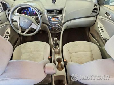 Zdjęcie 8 z 12 samochodu: 2016 HYUNDAI ACCENT SE VIN:KMHCT4AE3GU098607 - miniatura