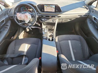Zdjęcie 8 z 13 samochodu: 2021 HYUNDAI SONATA HYBRID SEL VIN:KMHL34JJ0MA034938 - miniatura