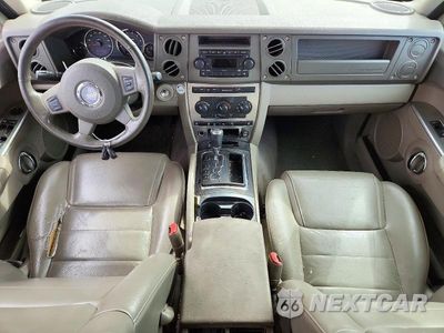 Zdjęcie 8 z 13 samochodu: 2006 JEEP COMMANDER VIN:1J8HH48N26C335067 - miniatura