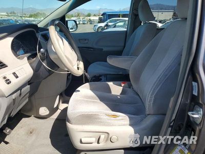 Zdjęcie 7 z 14 samochodu: 2014 TOYOTA SIENNA LE VIN:5TDKK3DC4ES443216 - miniatura