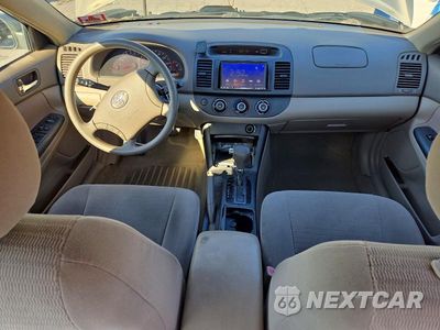 Zdjęcie 8 z 12 samochodu: 2005 TOYOTA CAMRY LE VIN:4T1BE32K75U984267 - miniatura
