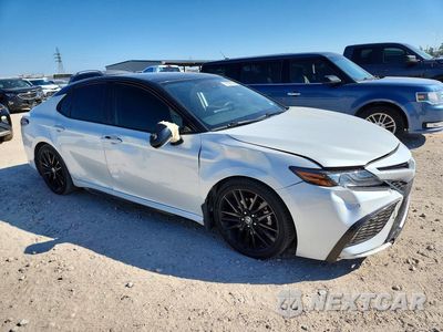 Czwarte zdjęcie samochodu z boku: 2022 TOYOTA CAMRY XSE V6 VIN:4T1KZ1AK8NU061533 - miniatura