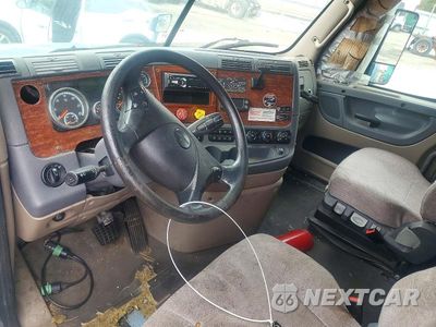 Zdjęcie 8 z 14 samochodu: 2016 FREIGHTLINER CASCADIA 125 SEMI TRUCK VIN:3AKJGLD54GSGU0275 - miniatura