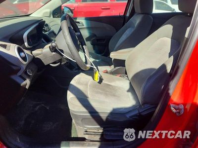 Zdjęcie 7 z 12 samochodu: 2018 CHEVROLET SONIC LS VIN:1G1JB5SHXJ4116193 - miniatura