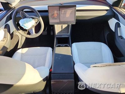 Zdjęcie 8 z 12 samochodu: 2026 TESLA MODEL Y VIN:7SAYGDEE9TF363769 - miniatura