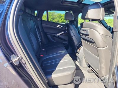 Zdjęcie 11 z 13 samochodu: 2022 BMW X6 M50I VIN:5UXCY8C09N9L68372 - miniatura
