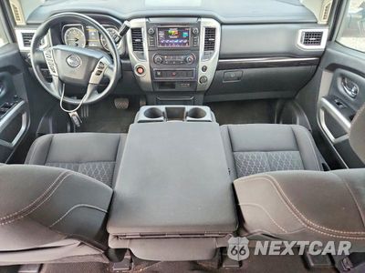 Zdjęcie 8 z 13 samochodu: 2019 NISSAN TITAN SV VIN:1N6AA1EK5KN513104 - miniatura