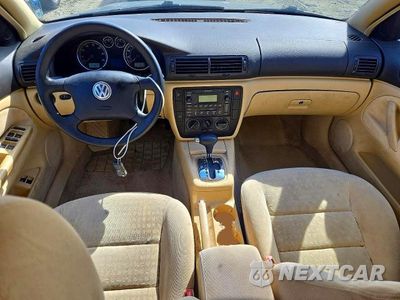 Zdjęcie 8 z 12 samochodu: 2003 VOLKSWAGEN PASSAT GL VIN:WVWND63B73E324757 - miniatura