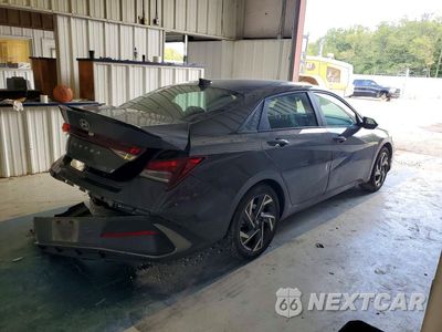 Trzecie zdjęcie samochodu z tyłu: 2025 HYUNDAI ELANTRA SEL SPORT VIN:KMHLM4DG1SU891553 - miniatura