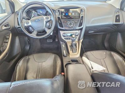 Zdjęcie 8 z 12 samochodu: 2012 FORD FOCUS SEL VIN:1FAHP3H26CL373879 - miniatura