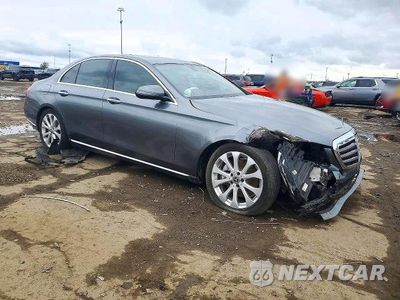 Czwarte zdjęcie samochodu z boku: 2018 MERCEDES-BENZ E 300 VIN:WDDZF4JB8JA413928 - miniatura