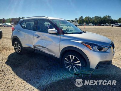 Czwarte zdjęcie samochodu z boku: 2019 NISSAN KICKS SV VIN:3N1CP5CU5KL509353 - miniatura