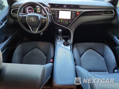 Zdjęcie 8 z 12 samochodu: 2018 TOYOTA CAMRY LE VIN:4T1B11HK5JU531086 - miniatura