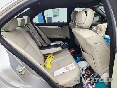 Zdjęcie 10 z 13 samochodu: 2009 MERCEDES-BENZ C 300 VIN:WDDGF54X99R043980 - miniatura
