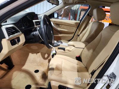 Zdjęcie 7 z 12 samochodu: 2016 BMW 320 I VIN:WBA8E1G53GNT36943 - miniatura