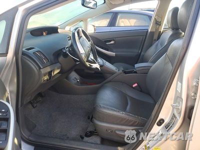 Zdjęcie 7 z 13 samochodu: 2011 TOYOTA PRIUS FOUR VIN:JTDKN3DU0B1431640 - miniatura