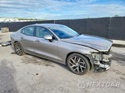 Czwarte zdjęcie samochodu z boku: 2020 VOLVO S60 T5 MOMENTUM VIN:7JR102FK6LG045255 - miniatura