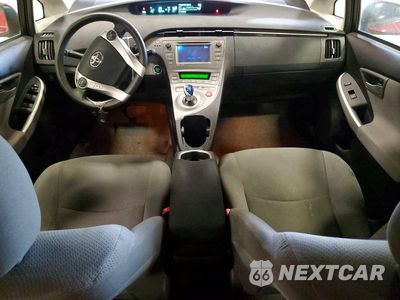 Zdjęcie 8 z 13 samochodu: 2012 TOYOTA PRIUS THREE VIN:JTDKN3DU0C1556400 - miniatura