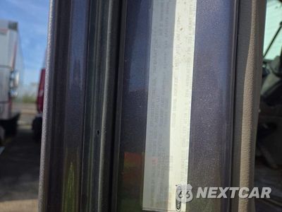 Zdjęcie 13 z 14 samochodu: 2014 FREIGHTLINER CASCADIA SEMI TRUCK VIN:3AKJGLD59ESFV7258 - miniatura