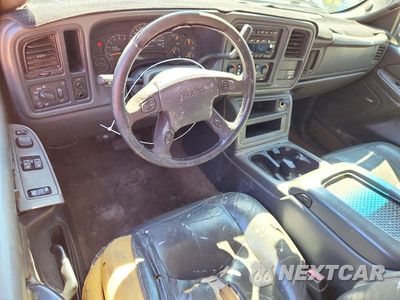 Zdjęcie 8 z 12 samochodu: 2004 GMC NEW SIERRA C1500 VIN:2GTEC19T041259629 - miniatura