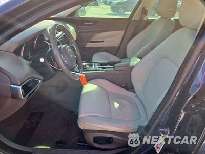 Zdjęcie 7 z 12 samochodu: 2017 JAGUAR XE VIN:SAJAR4BG5HA949238 - miniatura