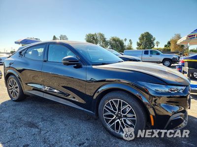 Czwarte zdjęcie samochodu z boku: 2025 FORD MUSTANG MACH-E PREMIUM VIN:3FMTK3R71SMA25414 - miniatura