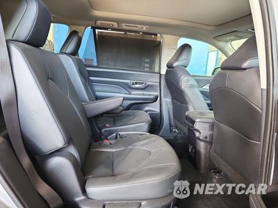 Zdjęcie 11 z 13 samochodu: 2025 TOYOTA GRAND HIGHLANDER XLE VIN:5TDABAA54SS003210 - miniatura
