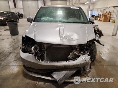 Piąte zdjęcie samochodu w środku: 2017 DODGE GRAND CARAVAN SE VIN:2C4RDGBG9HR700809 - miniatura