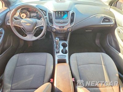 Zdjęcie 8 z 12 samochodu: 2018 CHEVROLET CRUZE LT VIN:1G1BE5SM9J7147135 - miniatura
