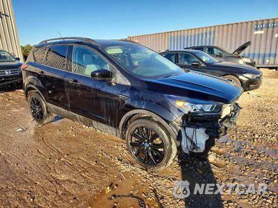 Czwarte zdjęcie samochodu z boku: 2019 FORD ESCAPE SE VIN:1FMCU9GD6KUA25829 - miniatura