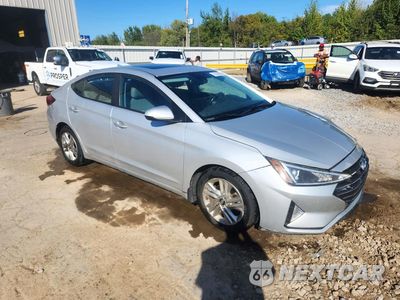 Czwarte zdjęcie samochodu z boku: 2019 HYUNDAI ELANTRA VALUE EDITION VIN:5NPD84LF7KH445407 - miniatura
