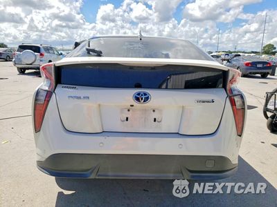 Zdjęcie 6 z 12 samochodu: 2017 TOYOTA PRIUS THREE TOURING VIN:JTDKARFU9H3043010 - miniatura