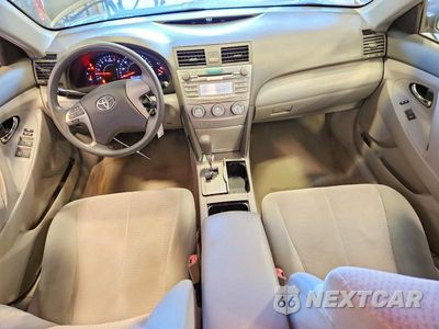 Zdjęcie 8 z 12 samochodu: 2010 TOYOTA CAMRY LE VIN:4T4BF3EK0AR020280 - miniatura