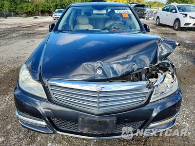 Piąte zdjęcie samochodu w środku: 2012 MERCEDES-BENZ C 300 4MATIC VIN:WDDGF8BB6CA689816 - miniatura