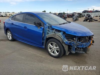 Czwarte zdjęcie samochodu z boku: 2017 CHEVROLET CRUZE LT VIN:1G1BE5SM2H7186420 - miniatura