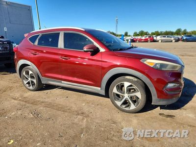 Czwarte zdjęcie samochodu z boku: 2016 HYUNDAI TUCSON SPORT VIN:KM8J33A2XGU062050 - miniatura