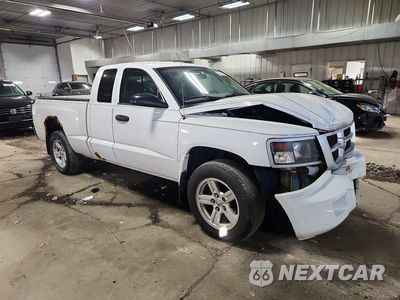 Czwarte zdjęcie samochodu z boku: 2010 DODGE DAKOTA SXT VIN:1D7CE3BK1AS145879 - miniatura