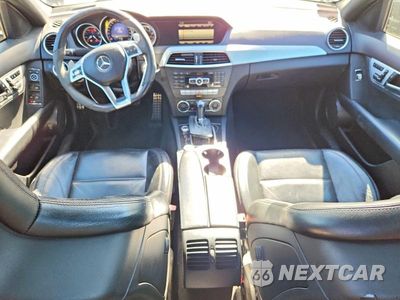 Zdjęcie 8 z 12 samochodu: 2013 MERCEDES-BENZ C 63 AMG VIN:WDDGF7HB6DA744302 - miniatura