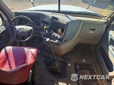 Zdjęcie 8 z 13 samochodu: 2018 FREIGHTLINER CASCADIA 125 VIN:1FUJGLDR8JLJJ7179 - miniatura