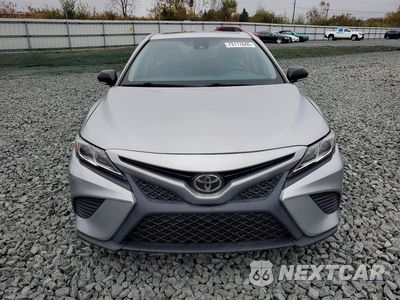 Piąte zdjęcie samochodu w środku: 2018 TOYOTA CAMRY SE VIN:4T1B11HK3JU617240 - miniatura