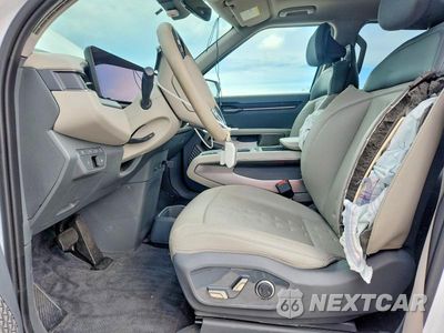 Zdjęcie 7 z 13 samochodu: 2025 KIA EV9 WIND VIN:5XYAFFS54SG002815 - miniatura