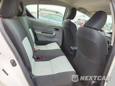Zdjęcie 10 z 12 samochodu: 2013 TOYOTA PRIUS C THREE VIN:JTDKDTB35D1058871 - miniatura