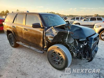 Czwarte zdjęcie samochodu z boku: 2014 TOYOTA 4RUNNER SR5 VIN:JTEZU5JR2E5066464 - miniatura