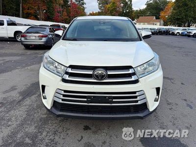Zdjęcie 6 z 12 samochodu: 2018 TOYOTA HIGHLANDER LE PLUS VIN:5TDBZRFH0JS817709 - miniatura